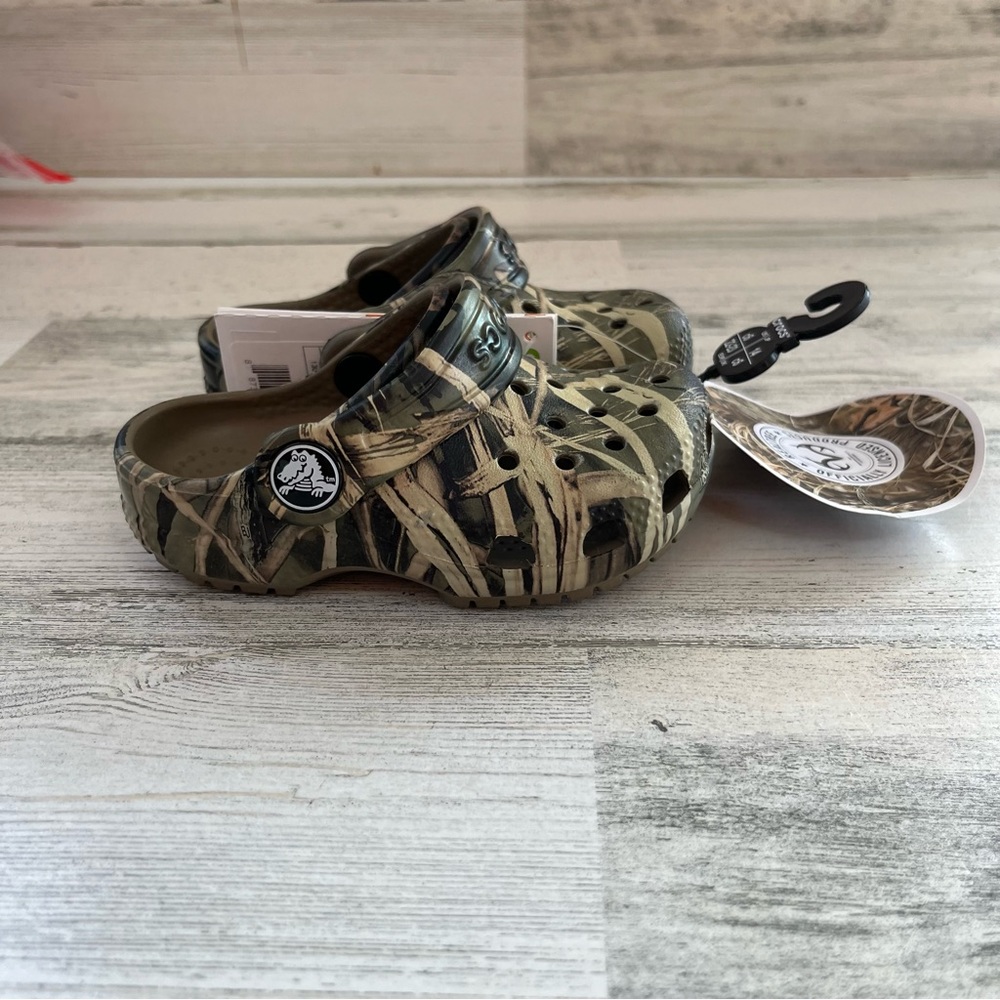 CROCS Classic Back Strap Clog Realtree Camo Size C6 NWT